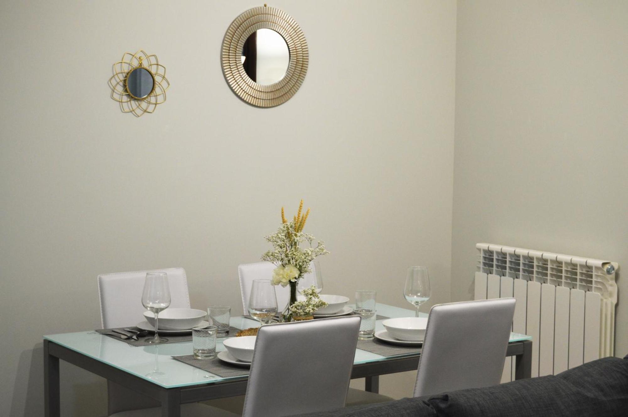 Apartamenticos Plaza Del Pilar I سرقسطة المظهر الخارجي الصورة