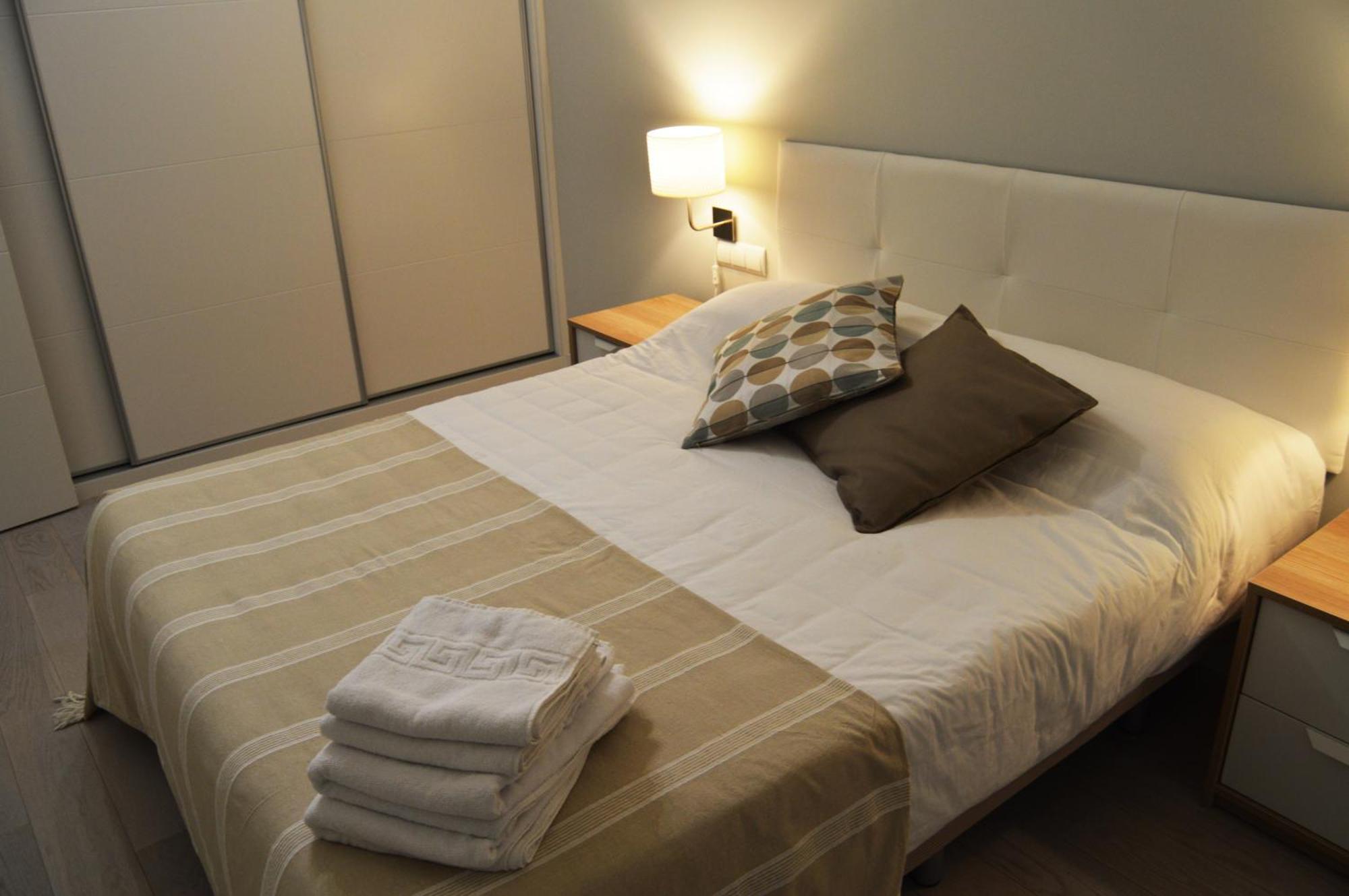 Apartamenticos Plaza Del Pilar I سرقسطة المظهر الخارجي الصورة
